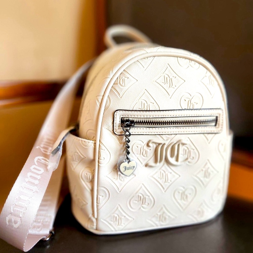 118$ Retail Juicy Couture Rare White Embossed Backpack NWT - Picture 9 of 9